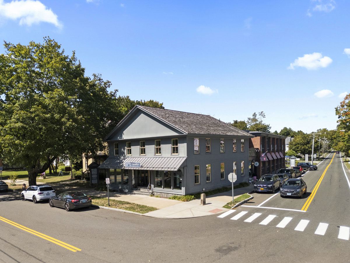 102 Broad Street photo 2